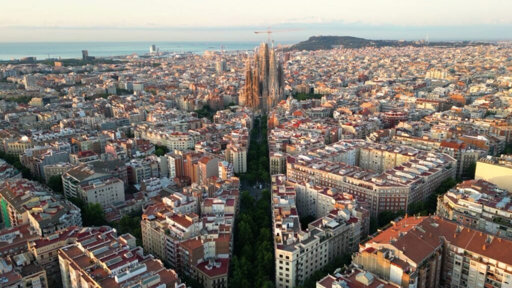 City Breaks & Urban Exploration: Discovering the Heartbeat of the World’s Greatest Cities